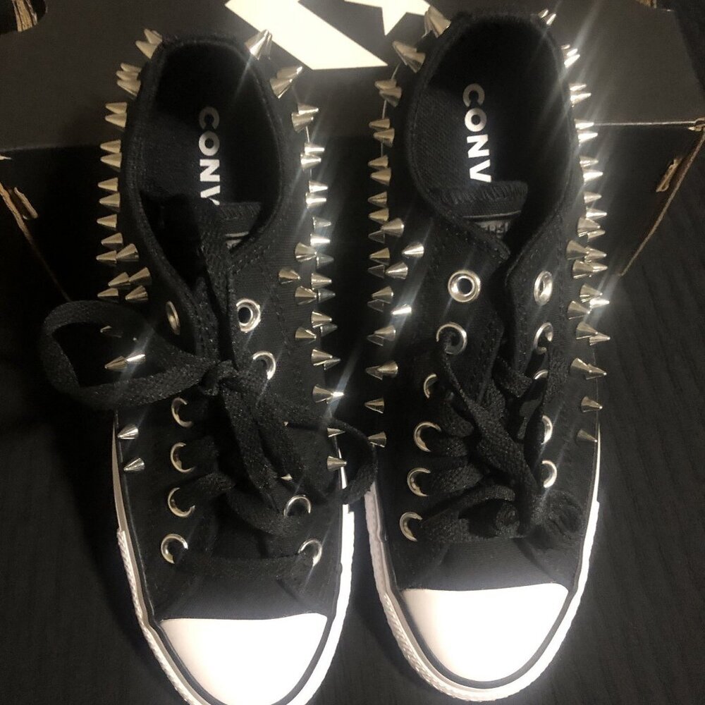 Converse Women Chuck Taylor All Star Chrome Low-Top Sneakers, Size 7, A06454C - Picture 3 of 7